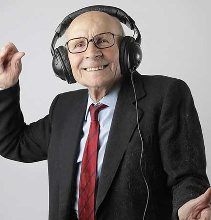 تاثیر آهنگ‌های شاد برای سلامتی افراد مسن